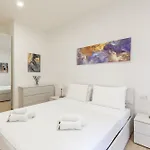 Apartment Hostly-libia Light Lodge-10min Metro To Colosseum *