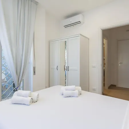 Hostly-libia Light Lodge-10min Metro To Colosseum Apartament *